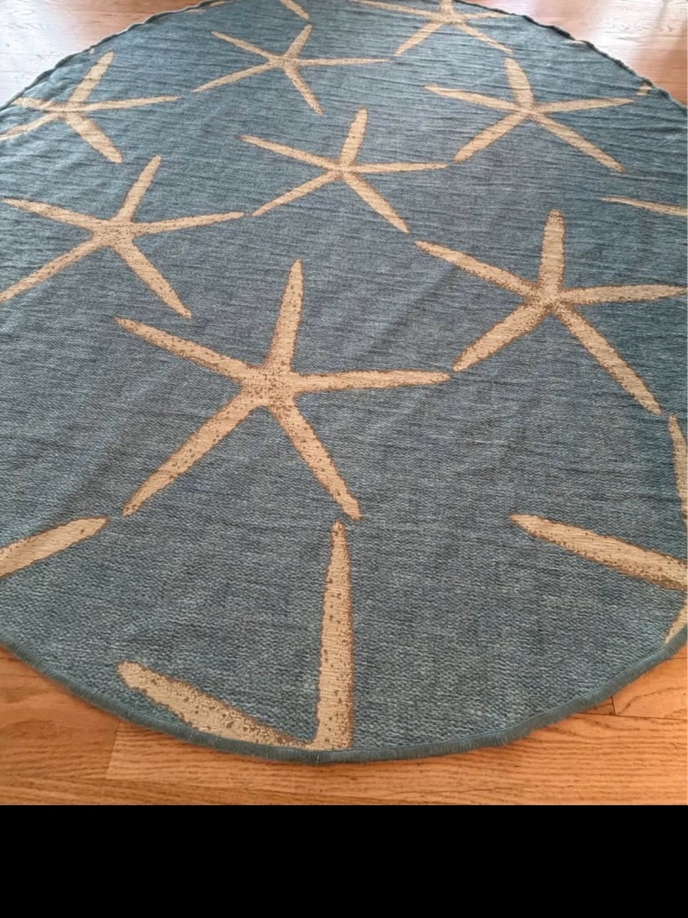 Ruggable Pale Blue Starfish Round Rug & Runner -Gold Starfish Pattern - Picture 5 of 10